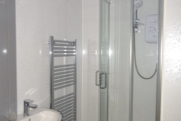 Burnfoot shower room